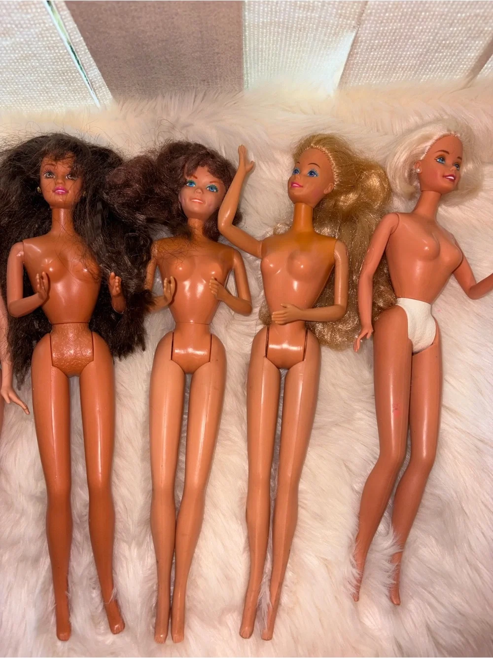 6 vintage Barbie’s